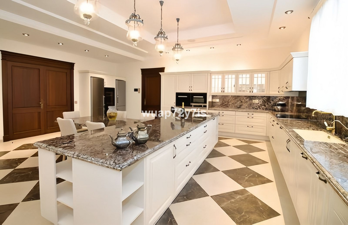 Huis te koop in Marbella | 6 slaapkamers H5104297