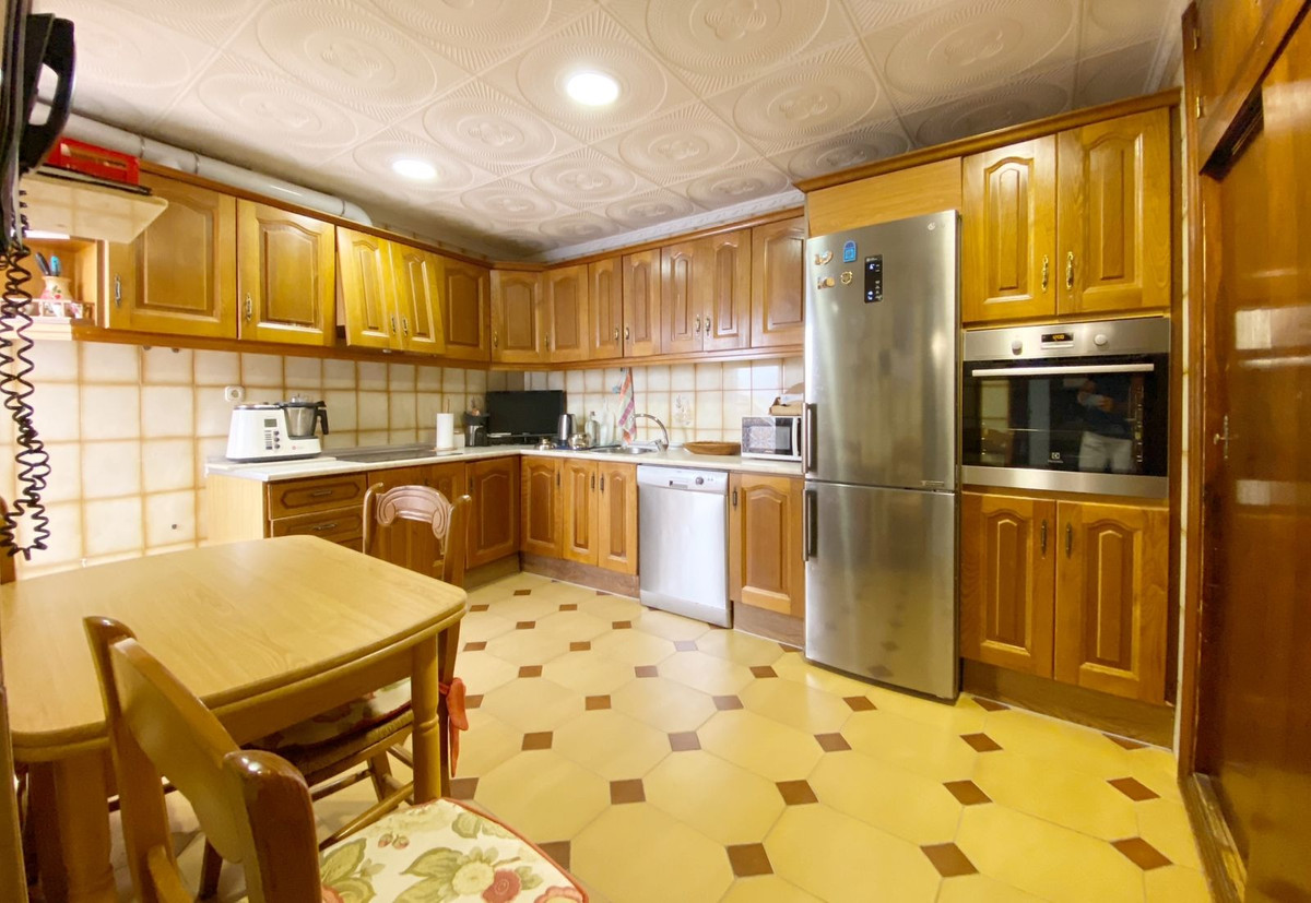 Townhouse for sale in Marbella | 4 bedrooms H5108419