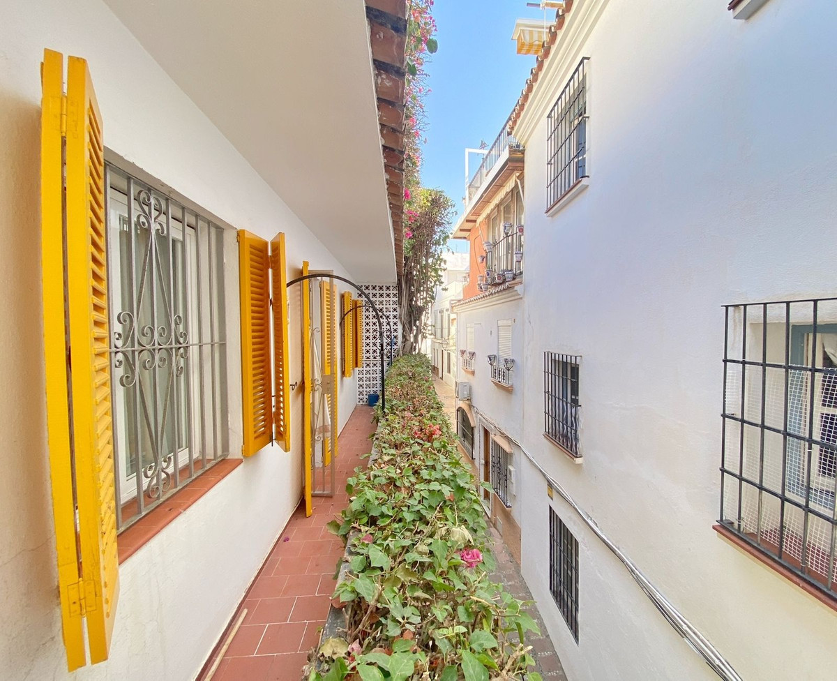 Townhouse for sale in Marbella | 4 bedrooms H5108419