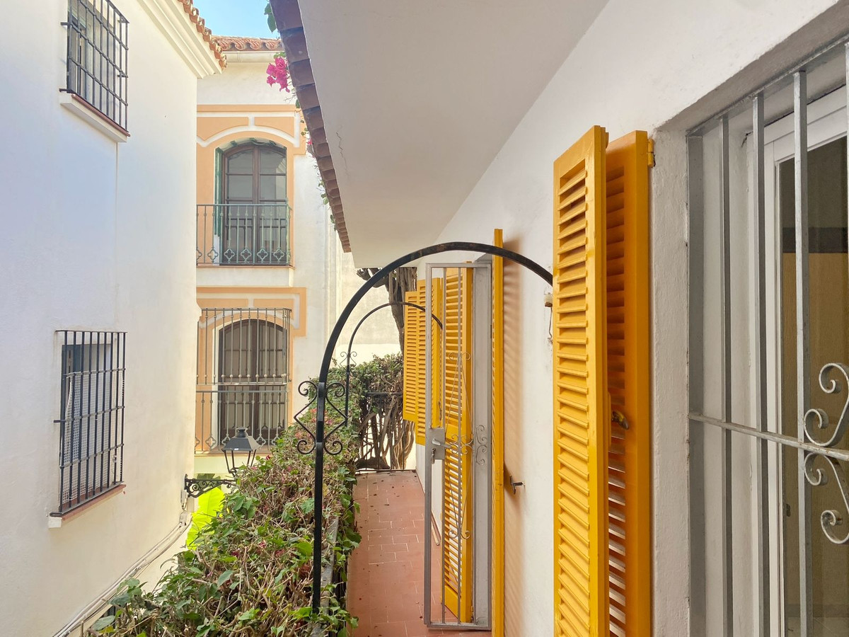 Townhouse for sale in Marbella | 4 bedrooms H5108419