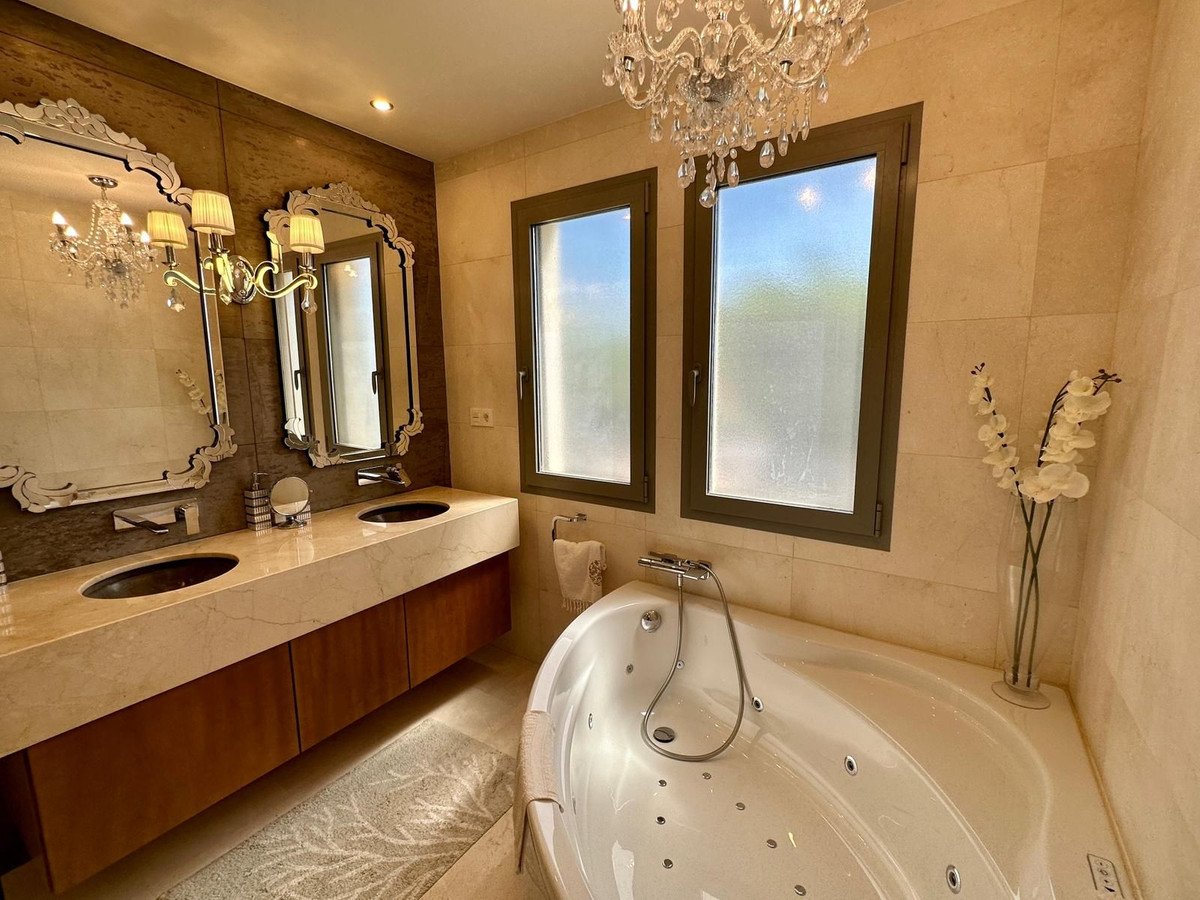 Huis te koop in Marbella | 5 slaapkamers H5123887