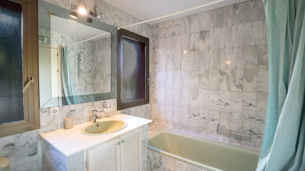 Huis te koop in Marbella | 4 slaapkamers H5209471