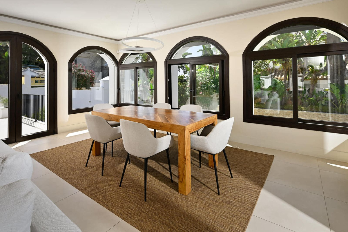 Huis te koop in Marbesa | 6 slaapkamers H5219554