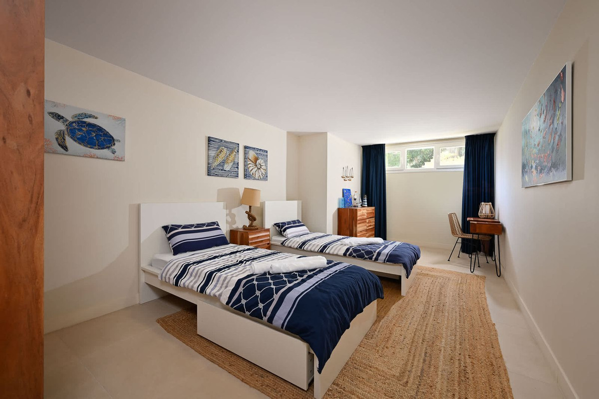 Huis te koop in Marbesa | 6 slaapkamers H5219554