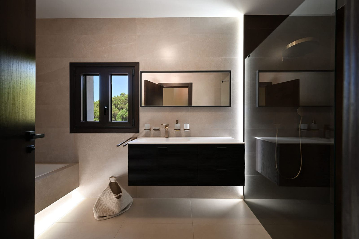 Huis te koop in Marbesa | 6 slaapkamers H5219554