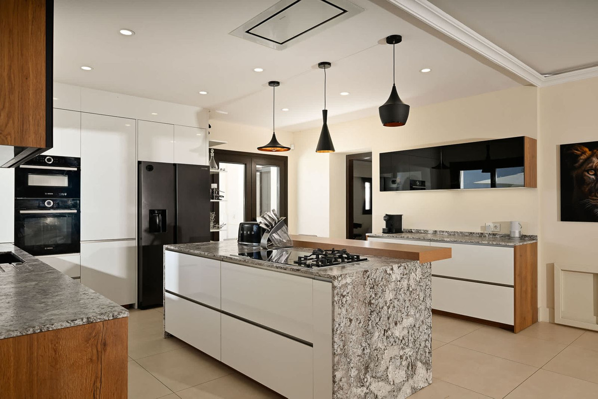 Huis te koop in Marbesa | 6 slaapkamers H5219554