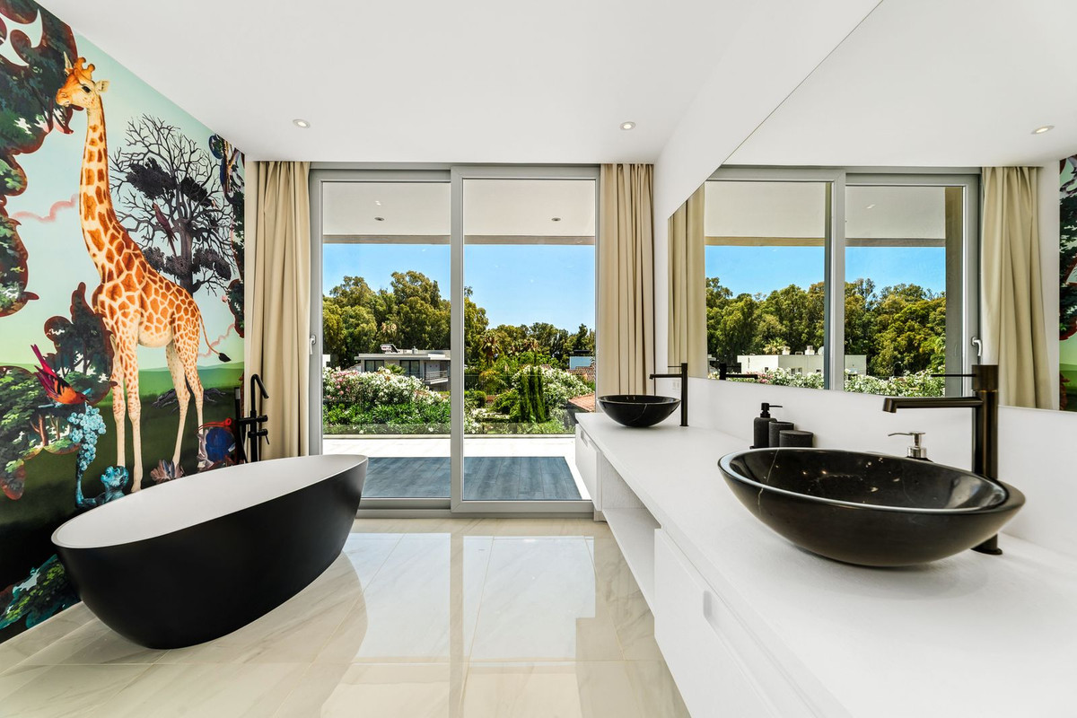 Huis te koop in Marbella | 5 slaapkamers H5249869