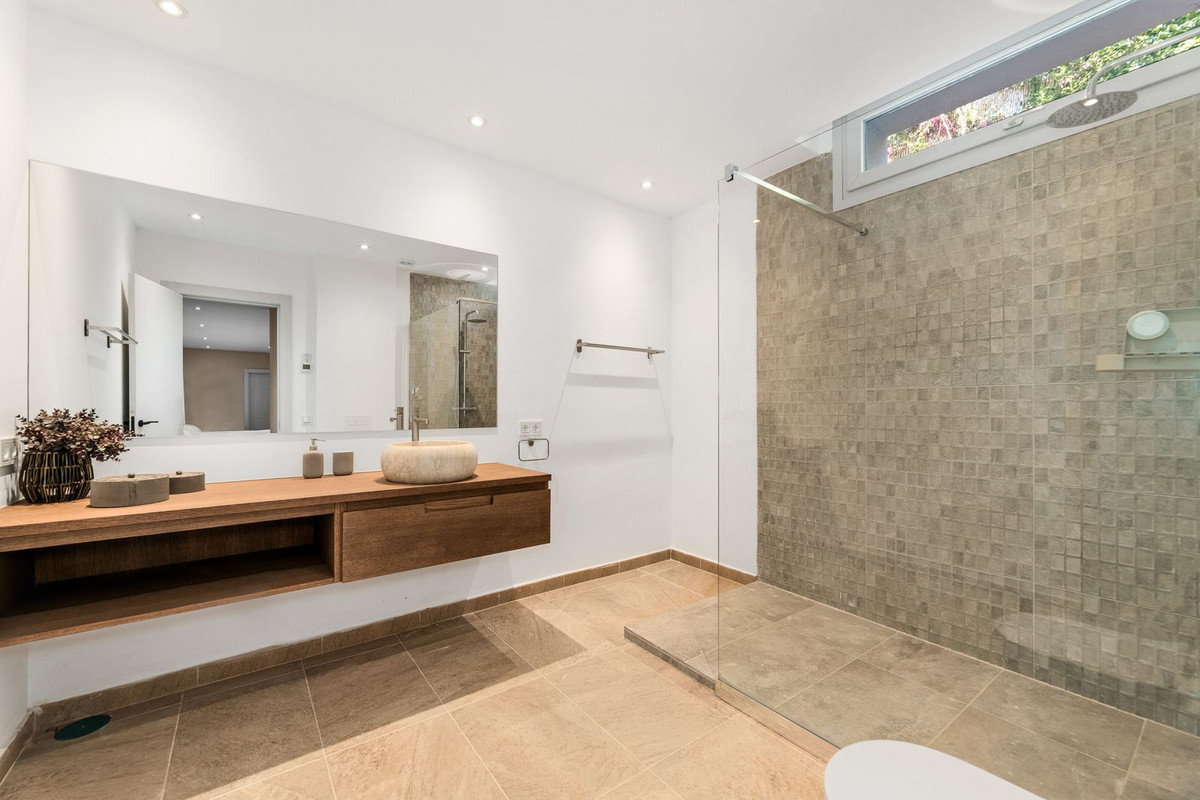 Huis te koop in Marbella | 5 slaapkamers H5249869