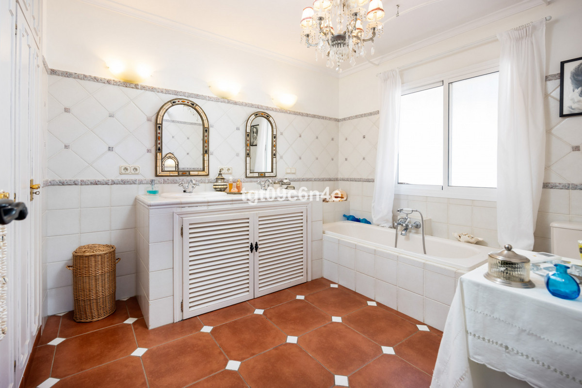 Finca - Cortijo te koop in Marbella | 4 slaapkamers H5272534