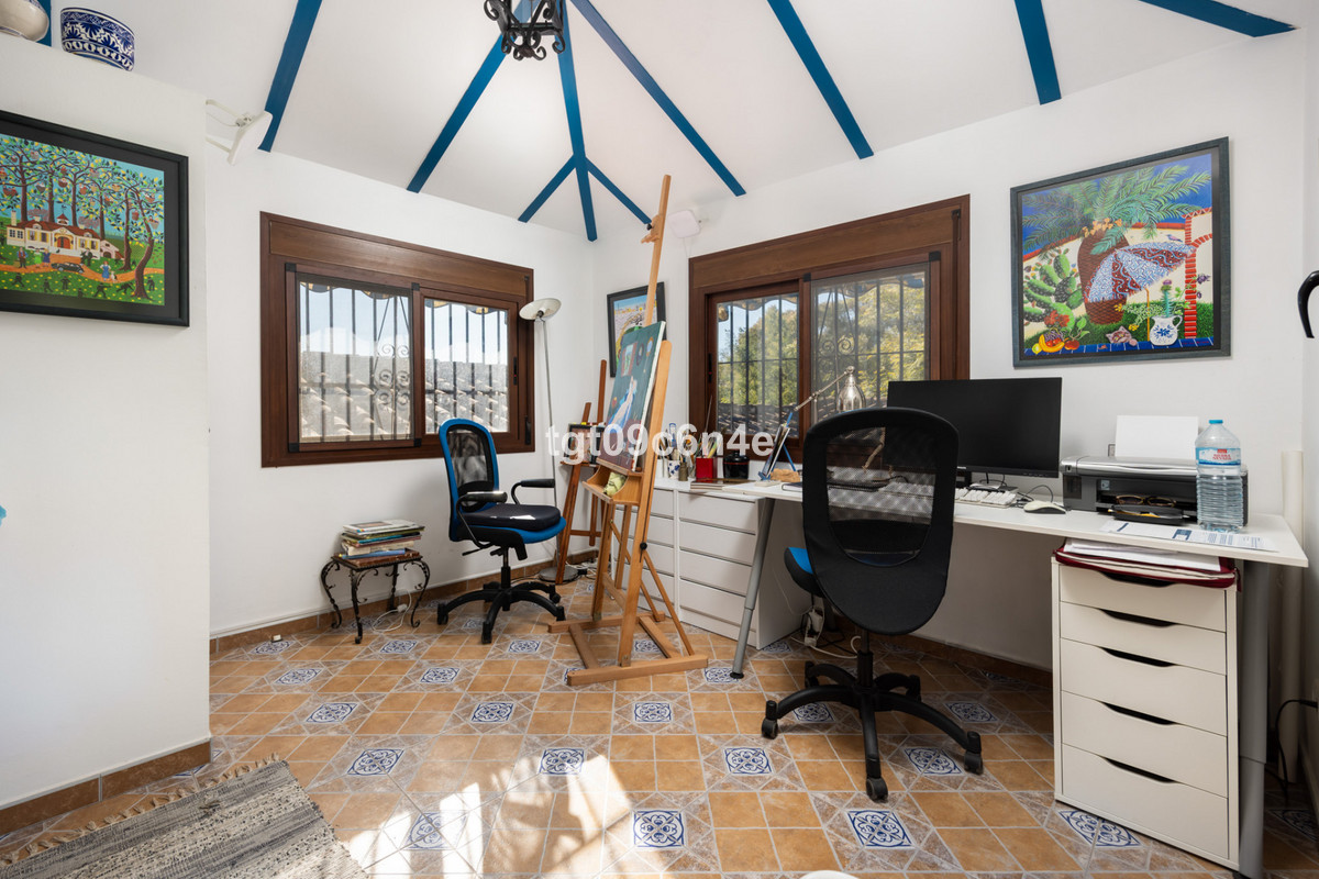 Finca - Cortijo te koop in Marbella | 4 slaapkamers H5272534