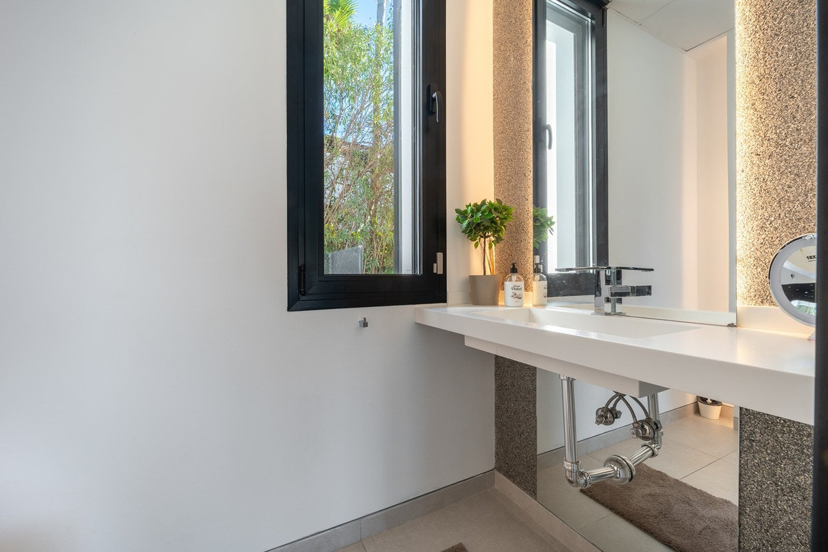 Huis te koop in Marbella | 5 slaapkamers H5273980