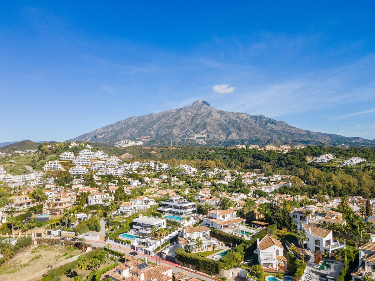 Huis te koop in Marbella | 5 slaapkamers H5273980