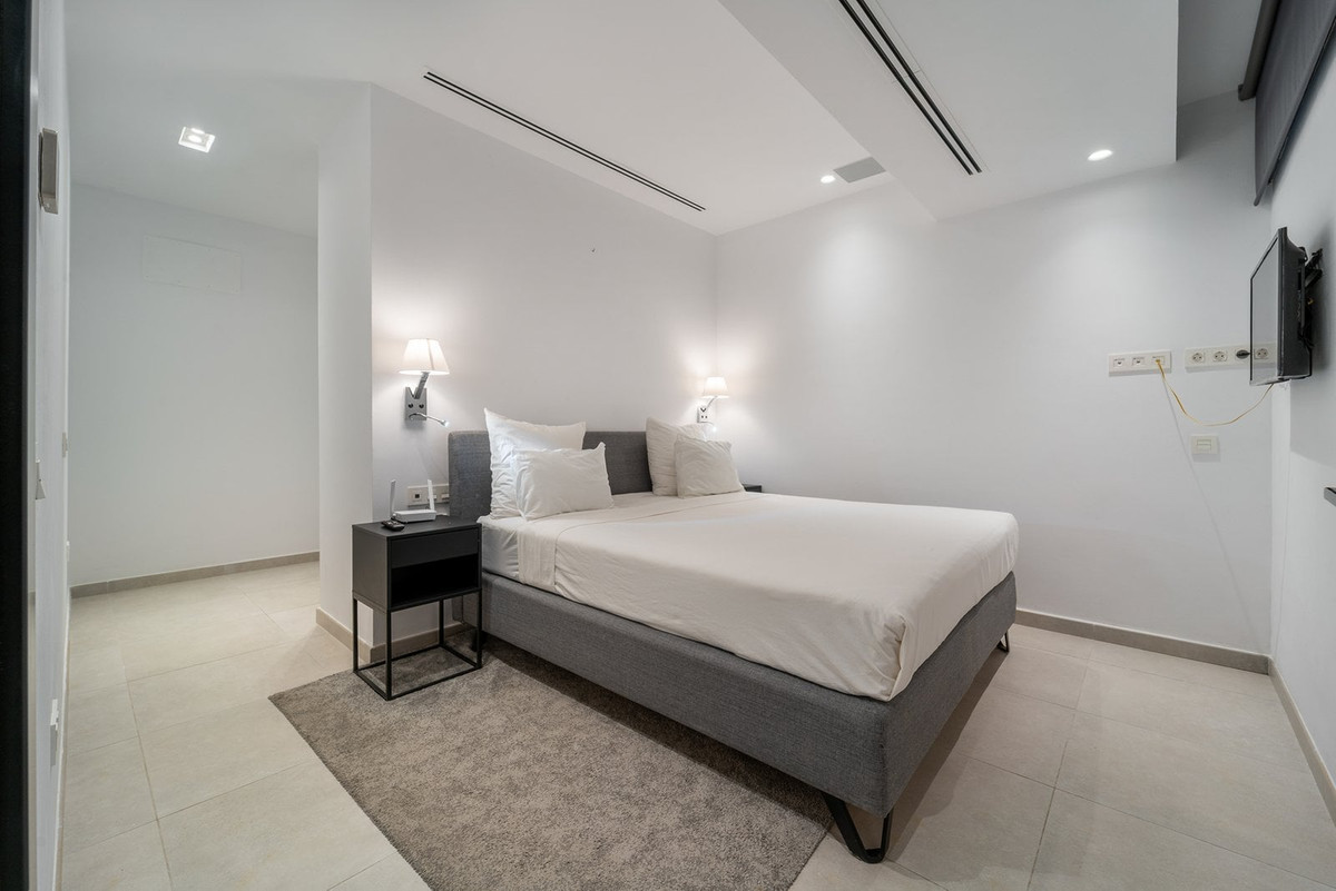 Huis te koop in Marbella | 5 slaapkamers H5273980