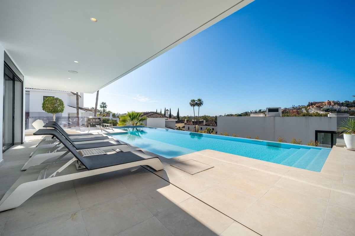 Huis te koop in Marbella | 5 slaapkamers H5273980