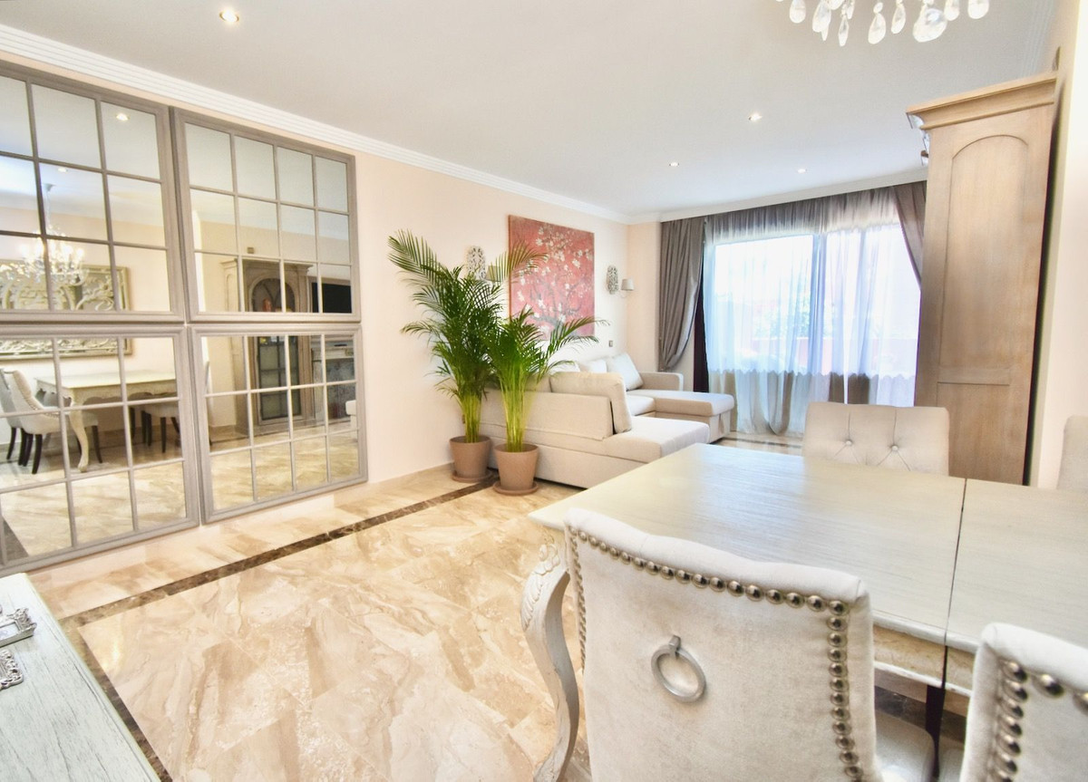 Huis te koop in Marbella | 4 slaapkamers H5287987