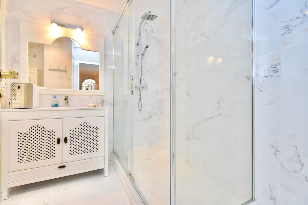 Huis te koop in Marbella | 4 slaapkamers H5287987