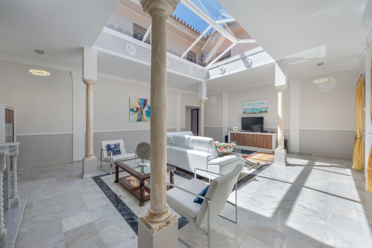 Huis te koop in Marbella | 10 slaapkamers H5298256