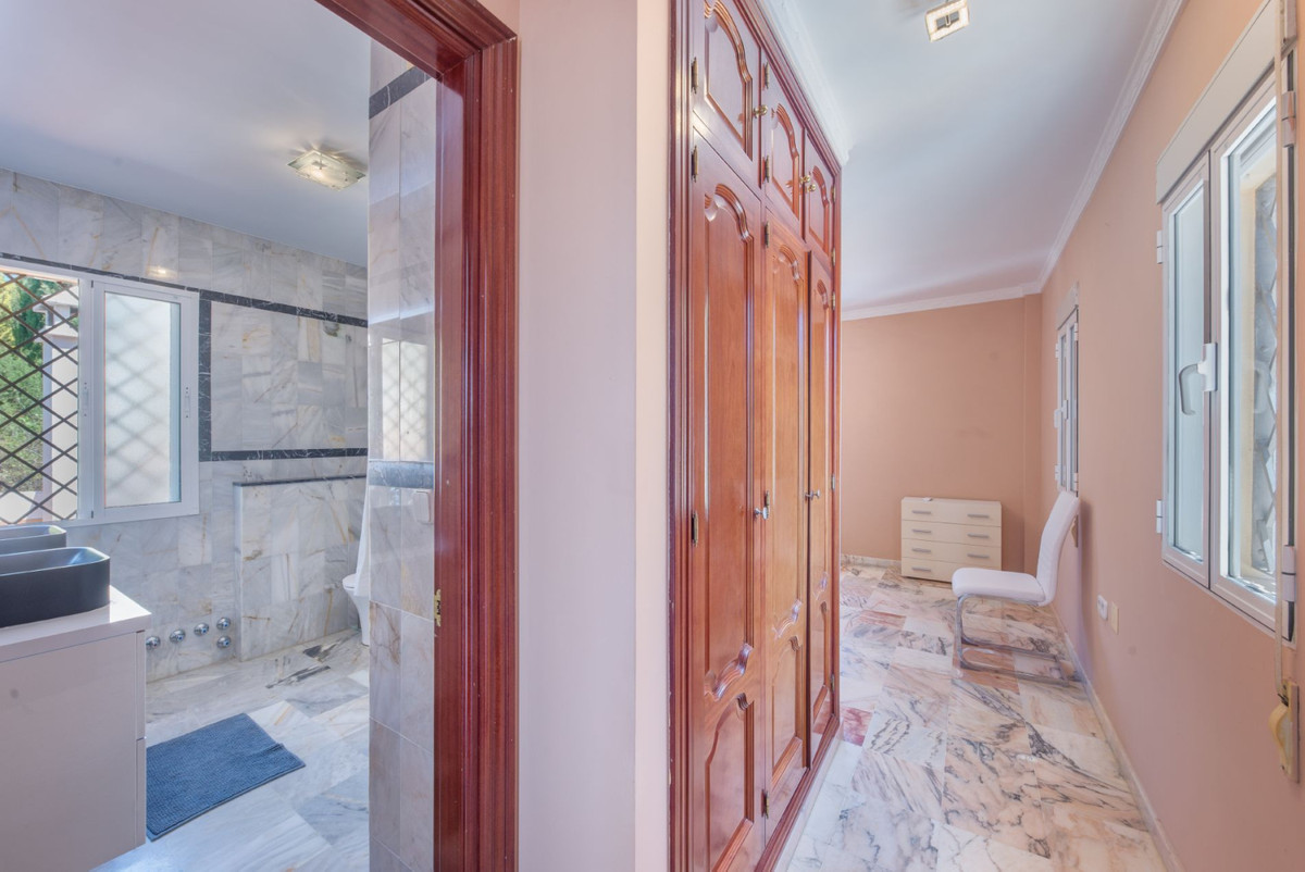 Huis te koop in Marbella | 10 slaapkamers H5298256