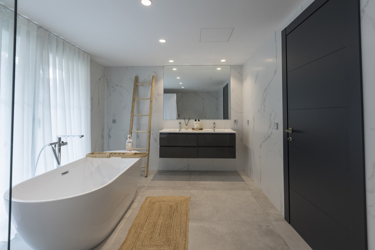 Huis te koop in Marbella | 5 slaapkamers H5299393