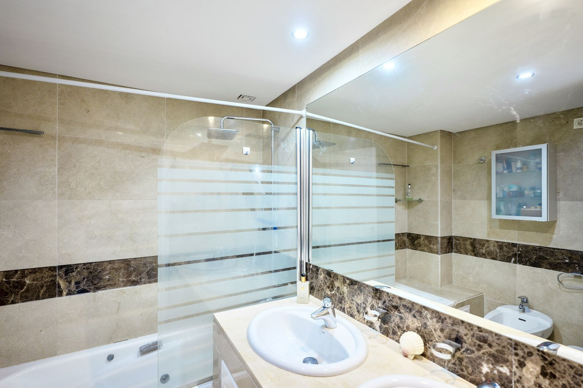 Appartement te koop in Marbella | 2 slaapkamers H5304322