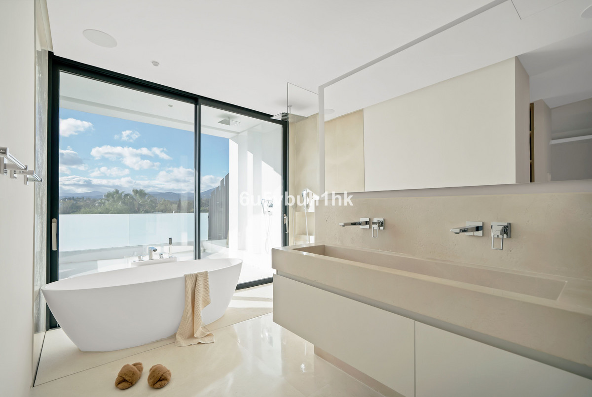 Huis te koop in Marbella | 6 slaapkamers H5310553