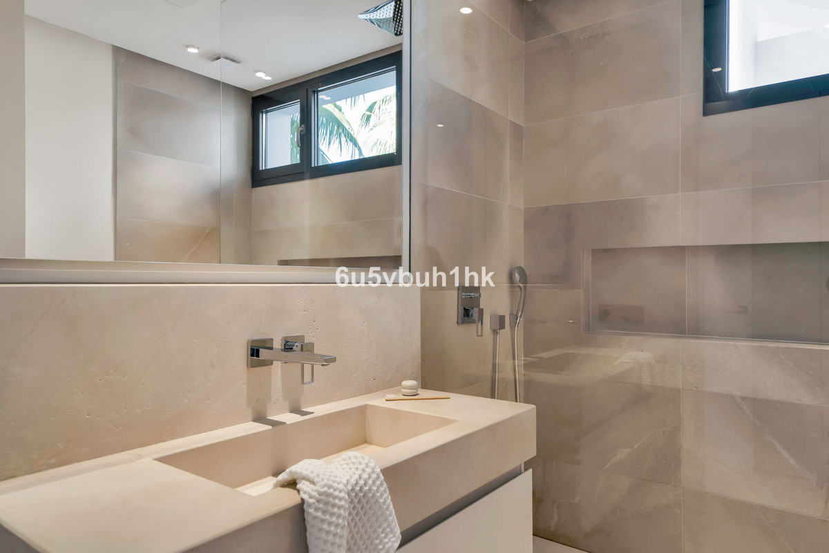 Huis te koop in Marbella | 6 slaapkamers H5310553