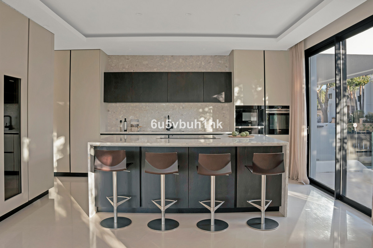 Huis te koop in Marbella | 6 slaapkamers H5310553