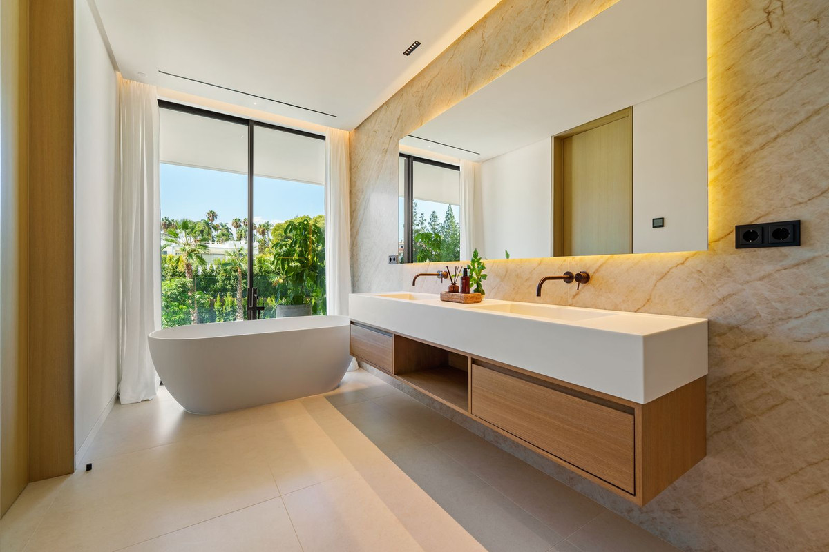 Huis te koop in Marbella | 5 slaapkamers H5322553