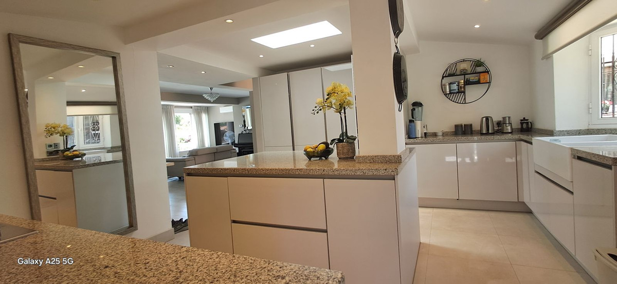 Huis te koop in Marbella | 6 slaapkamers H5324446