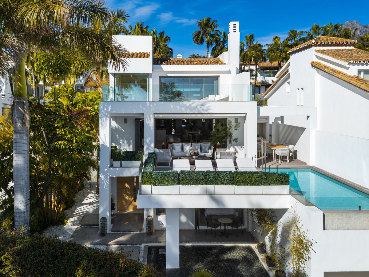Huis te koop in Marbella | 4 slaapkamers H5329699