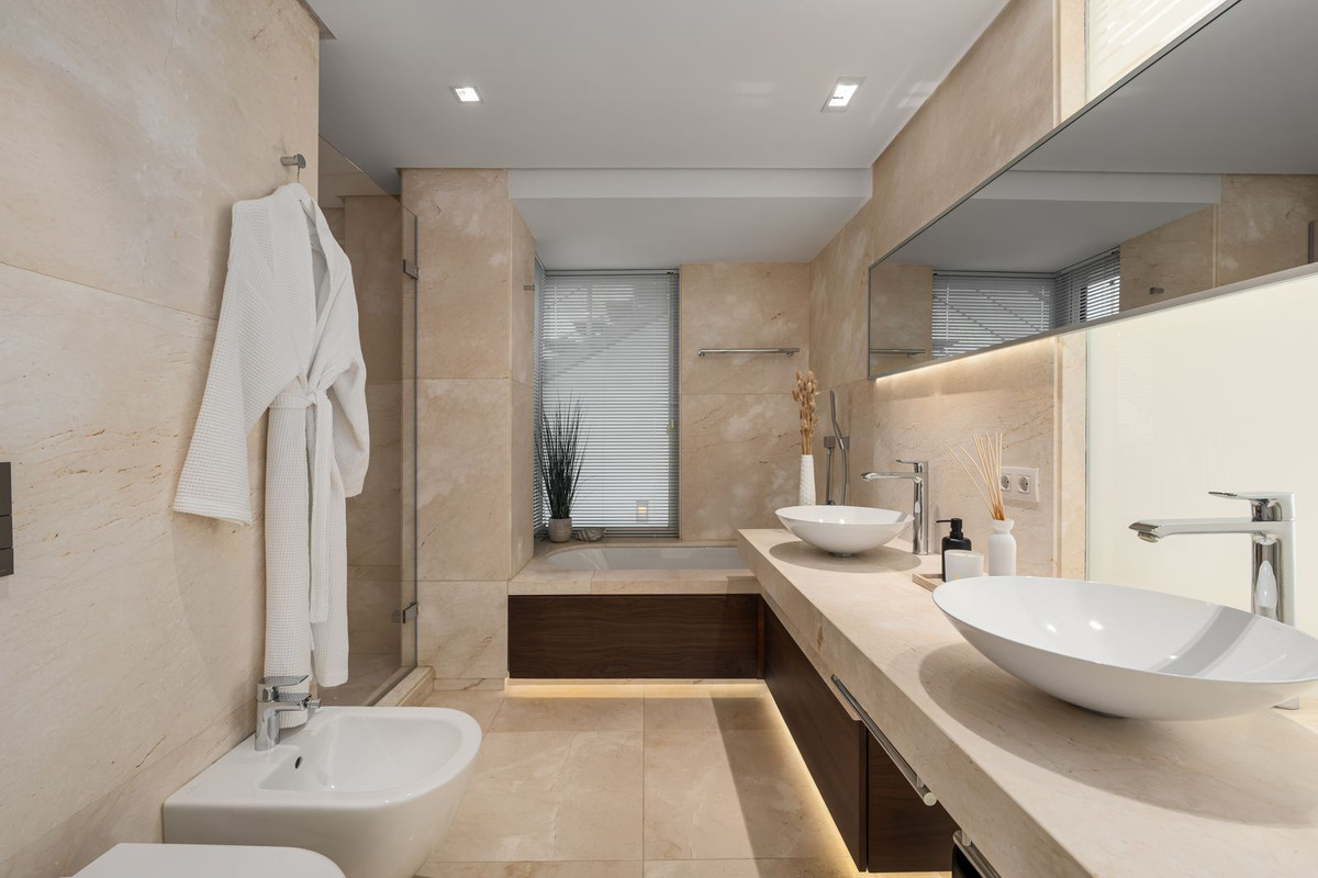 Huis te koop in Marbella | 4 slaapkamers H5329699