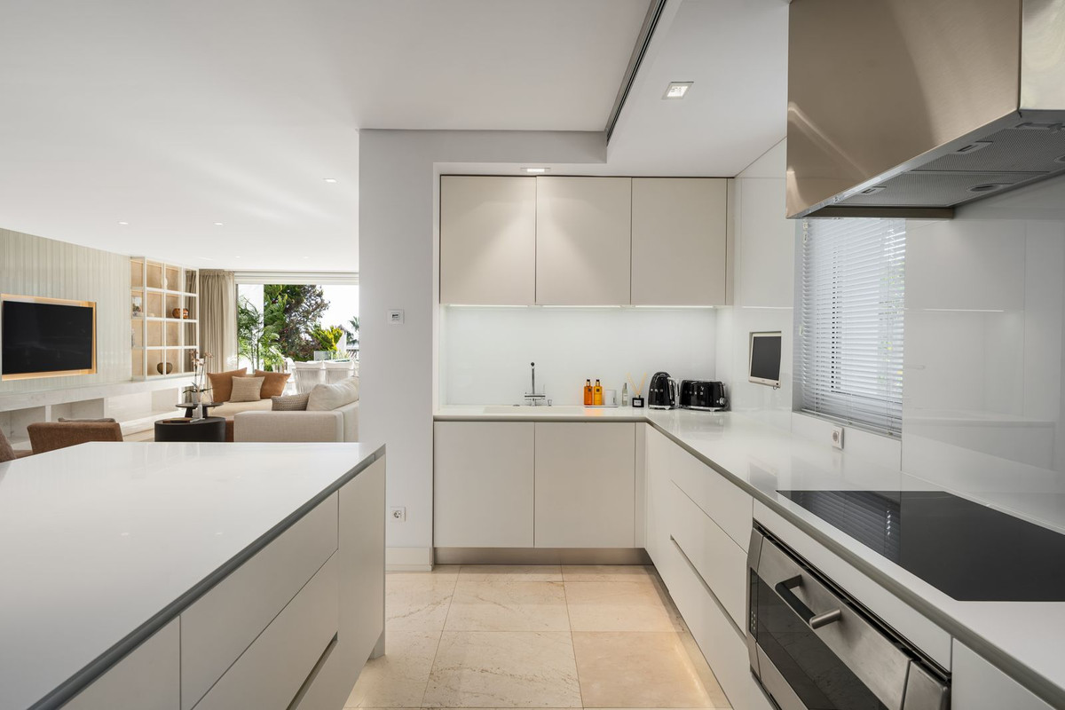 Huis te koop in Marbella | 4 slaapkamers H5329699