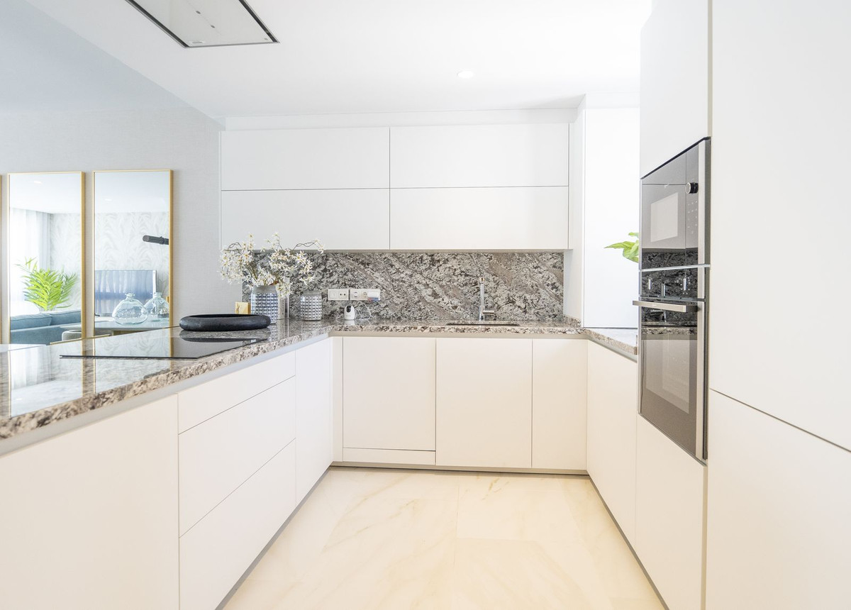 Appartement te koop in Marbella | 4 slaapkamers H5329864