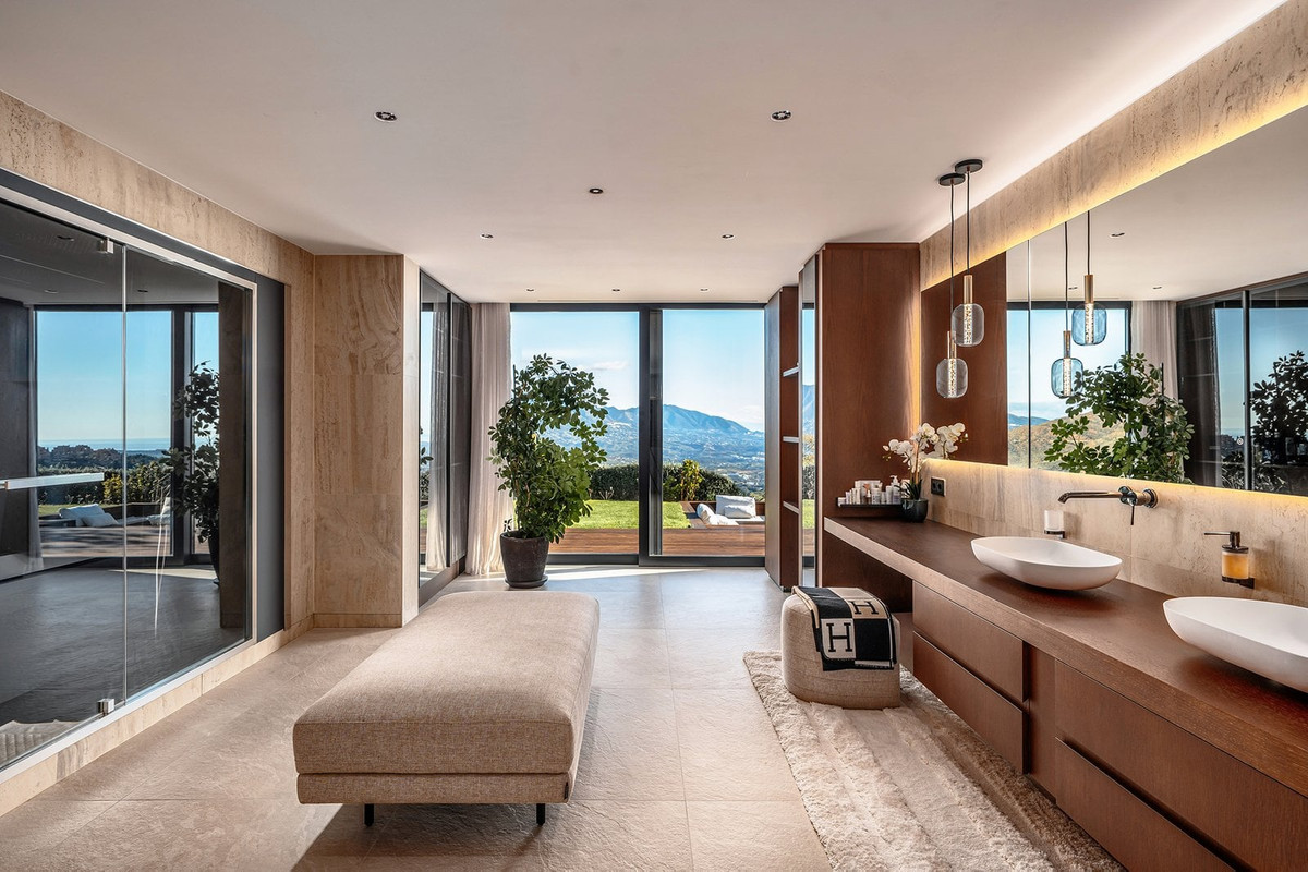 Huis te koop in Marbella | 6 slaapkamers H5337538