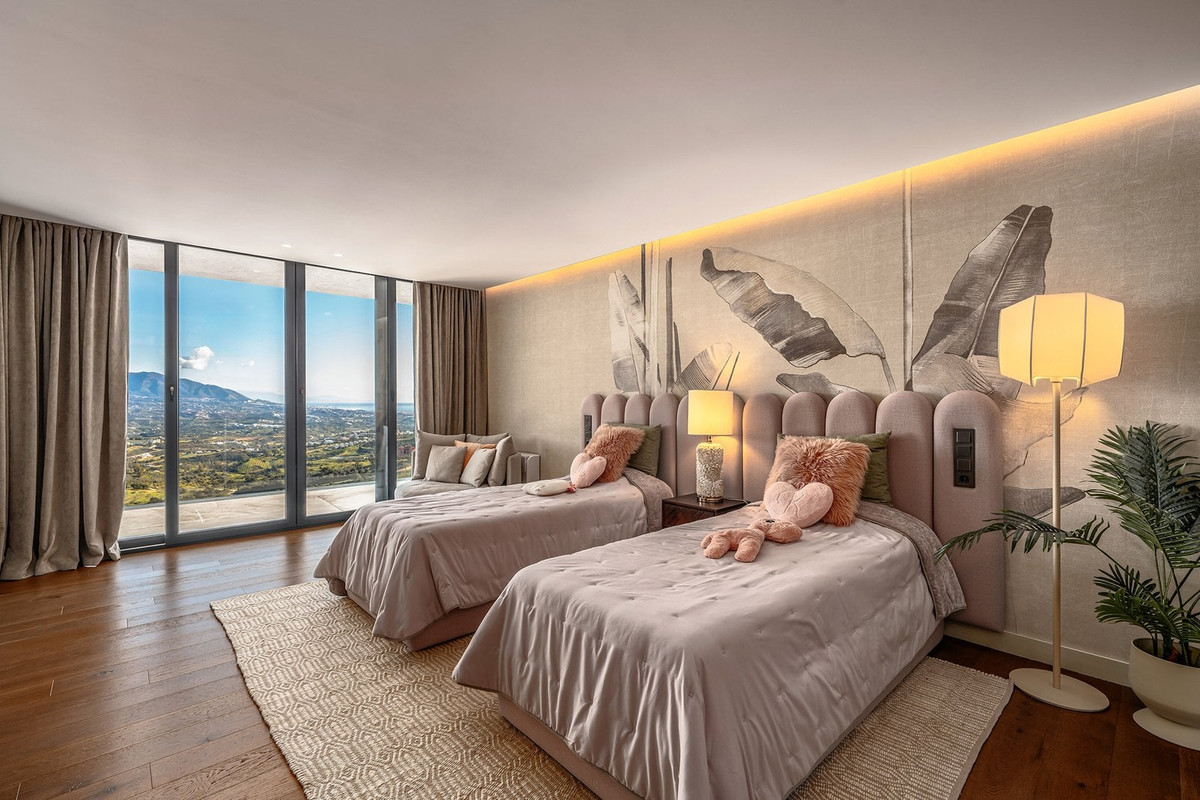 Huis te koop in Marbella | 6 slaapkamers H5337538