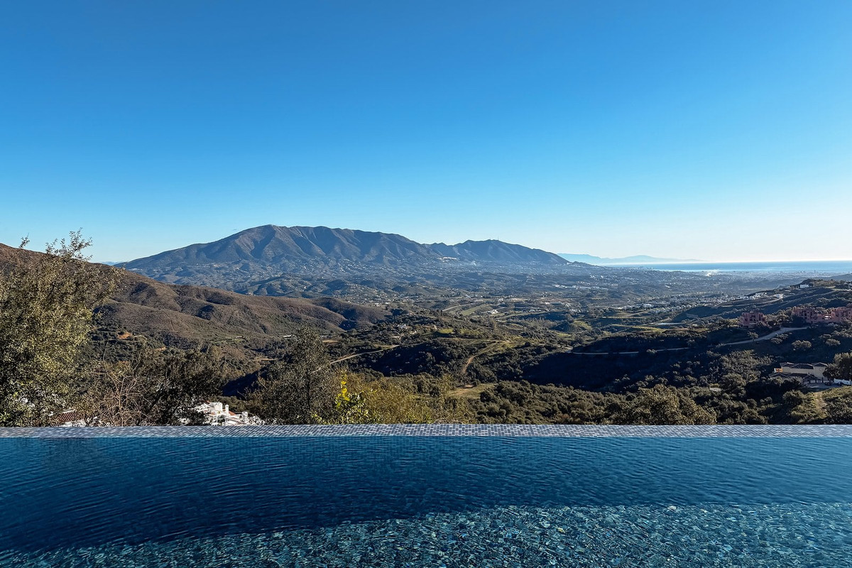 Huis te koop in Marbella | 6 slaapkamers H5337538