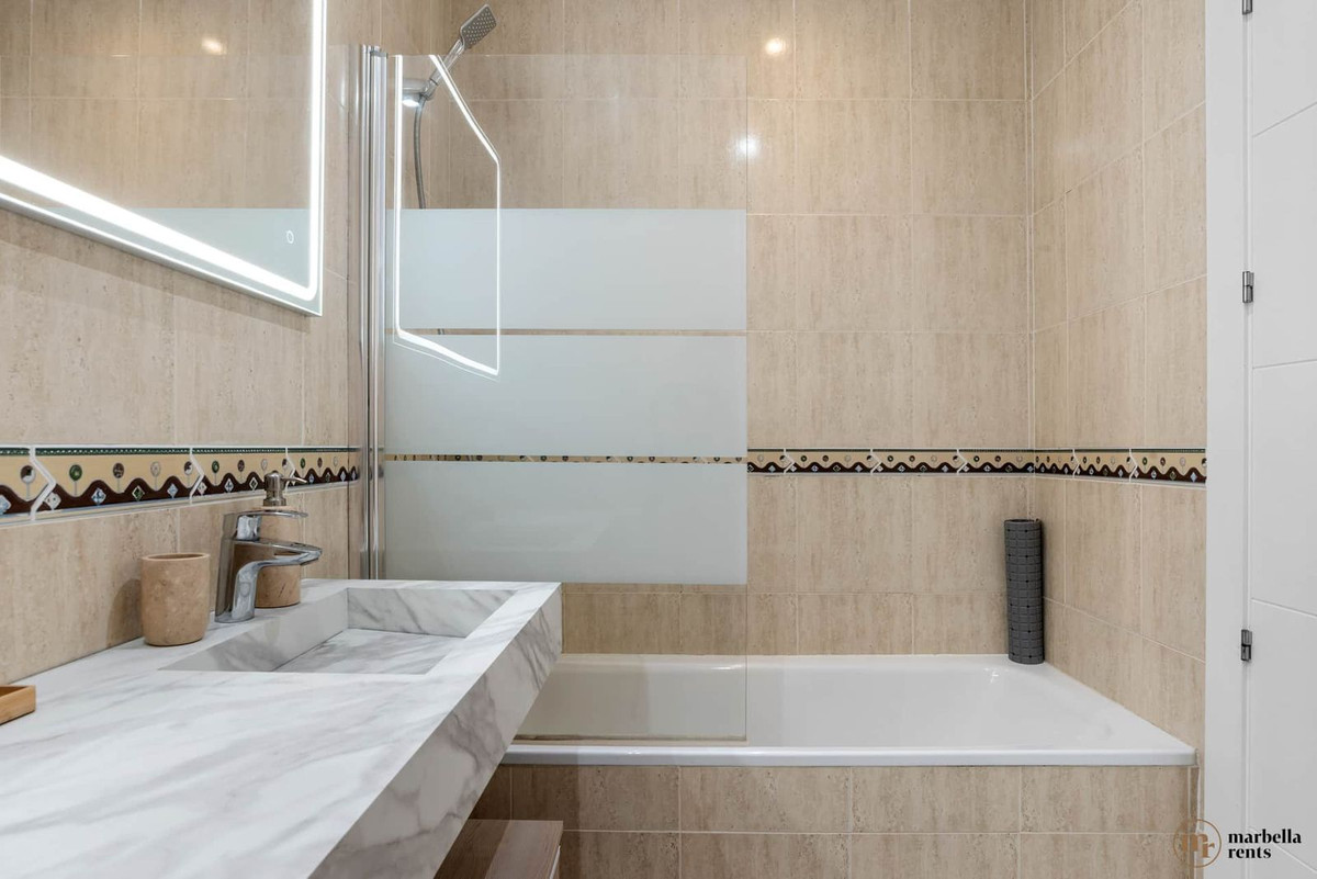 Huis te koop in Marbella | 6 slaapkamers H5337880