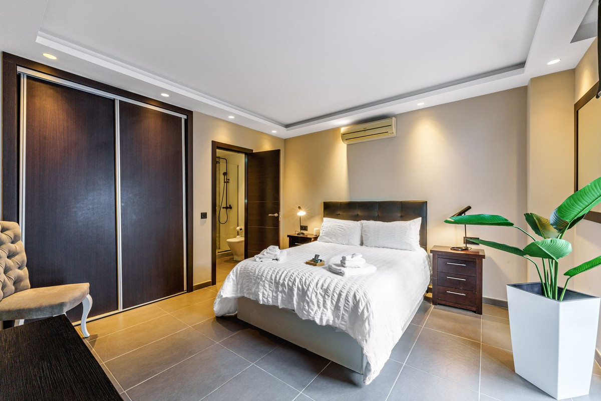 Huis te koop in Marbella | 5 slaapkamers H5347324