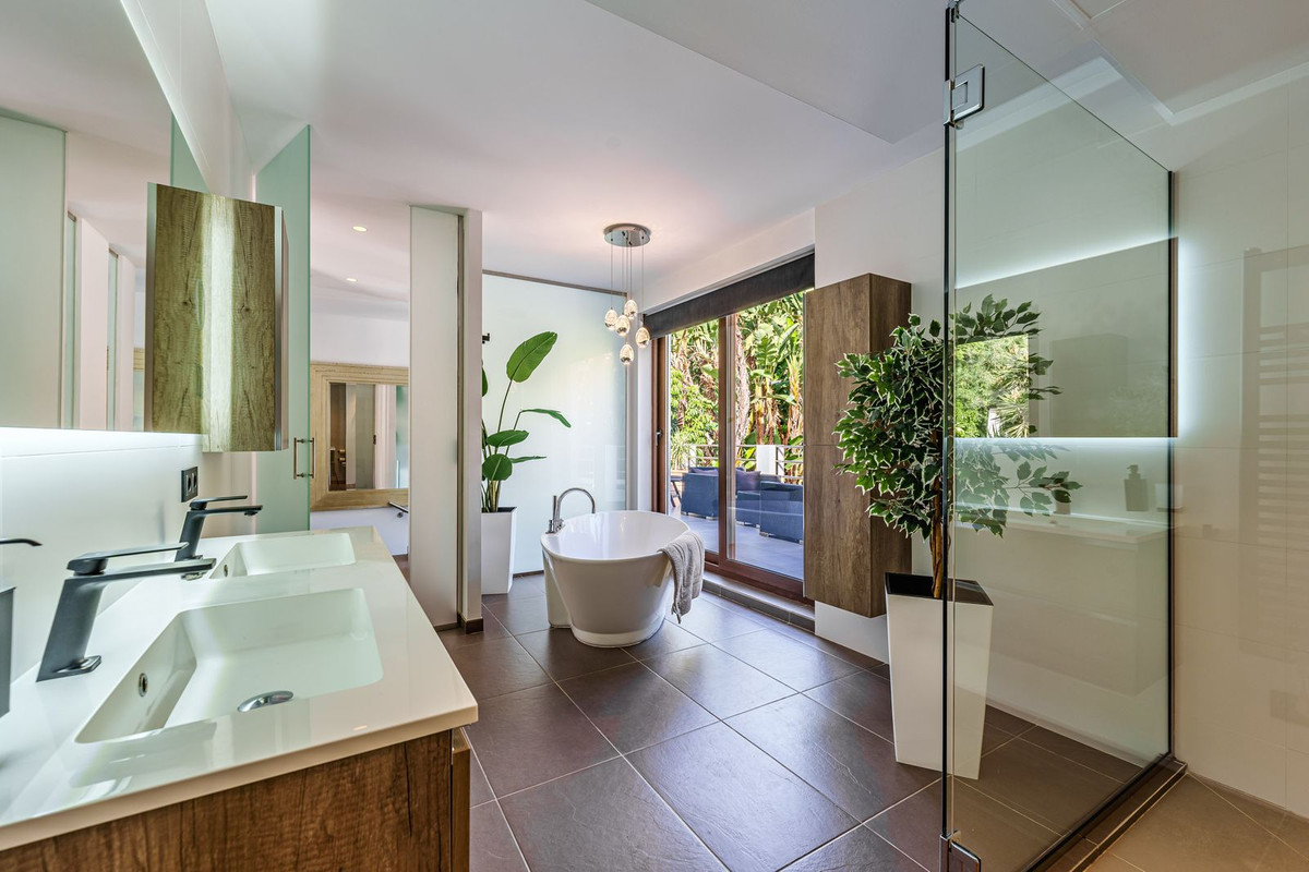 Huis te koop in Marbella | 5 slaapkamers H5347324