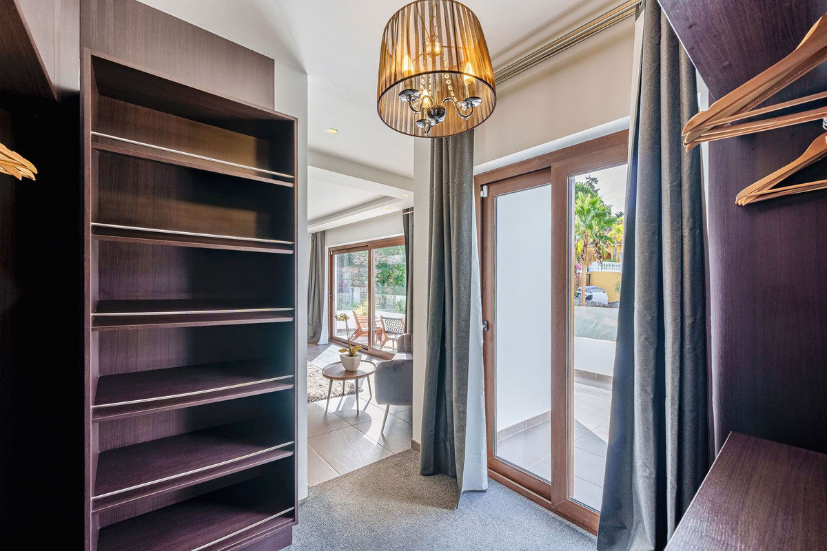 Huis te koop in Marbella | 5 slaapkamers H5347324