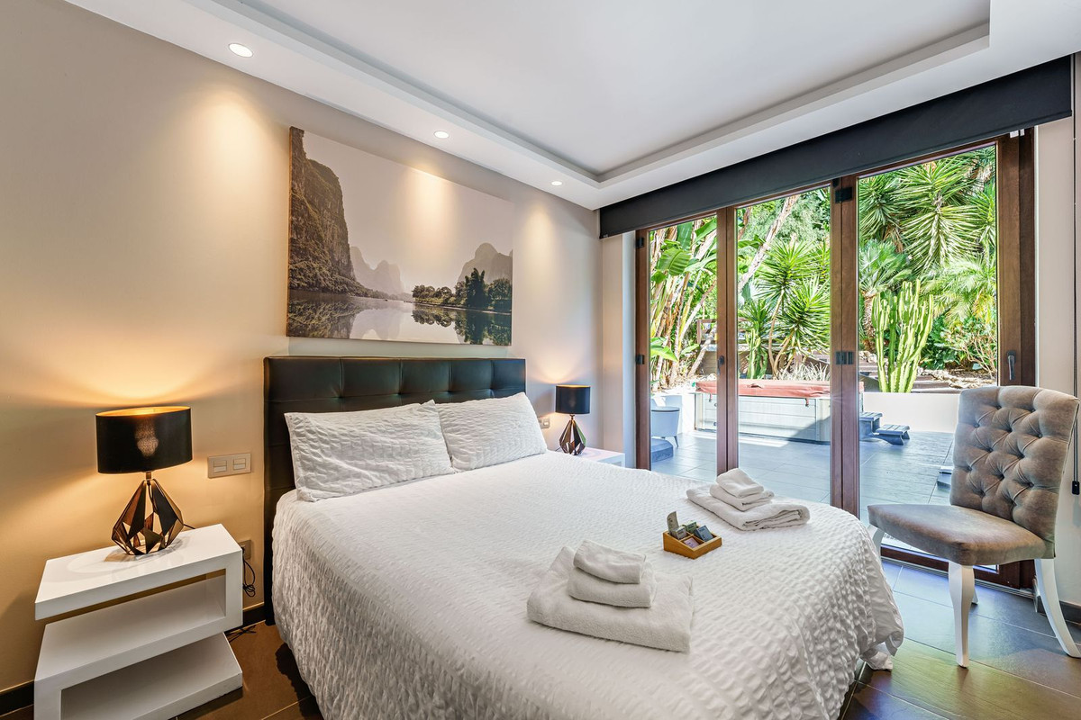 Huis te koop in Marbella | 5 slaapkamers H5347324