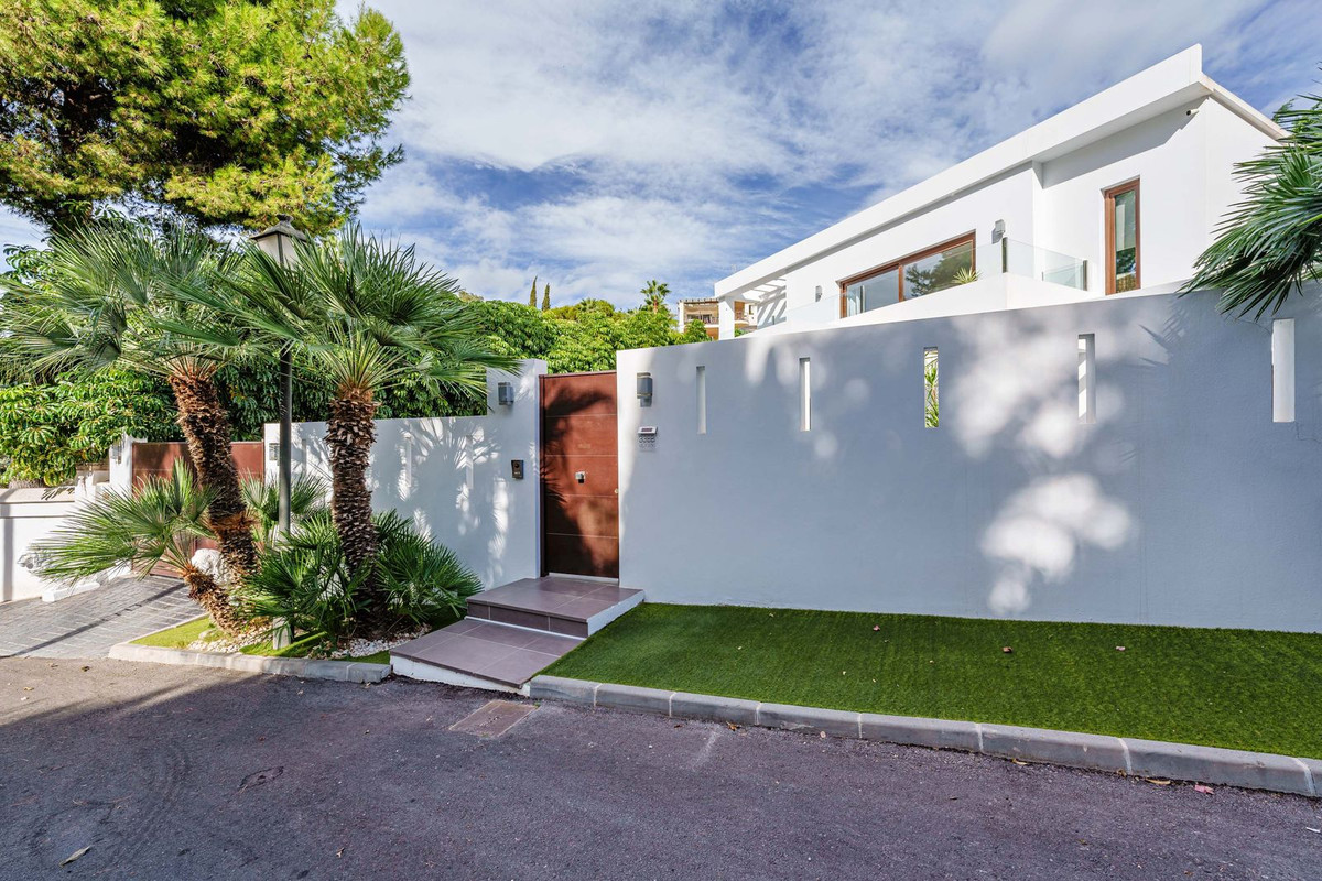 Huis te koop in Marbella | 5 slaapkamers H5347324