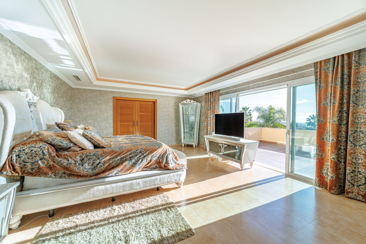 Huis te koop in Marbella | 8 slaapkamers H5350144