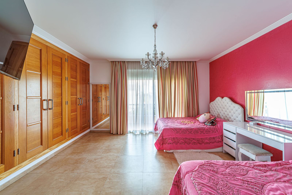 Huis te koop in Marbella | 8 slaapkamers H5350144