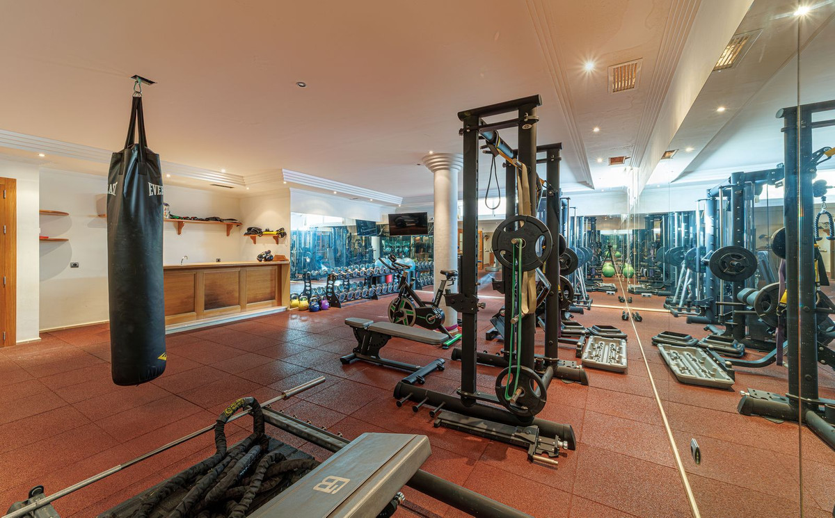 Huis te koop in Marbella | 8 slaapkamers H5350144