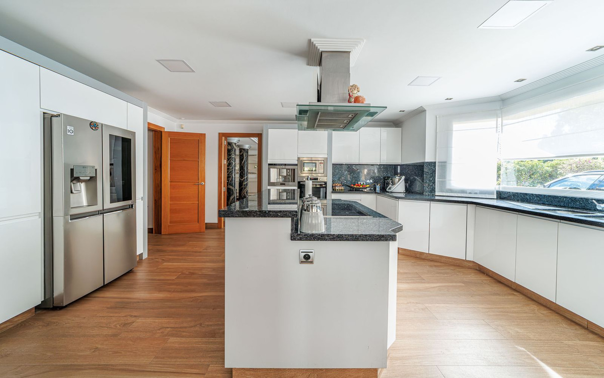 Huis te koop in Marbella | 8 slaapkamers H5350144
