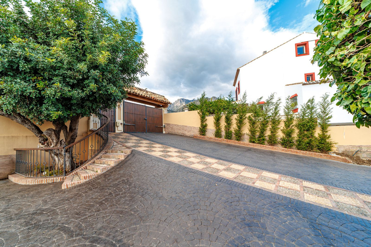 Huis te koop in Marbella | 8 slaapkamers H5350144