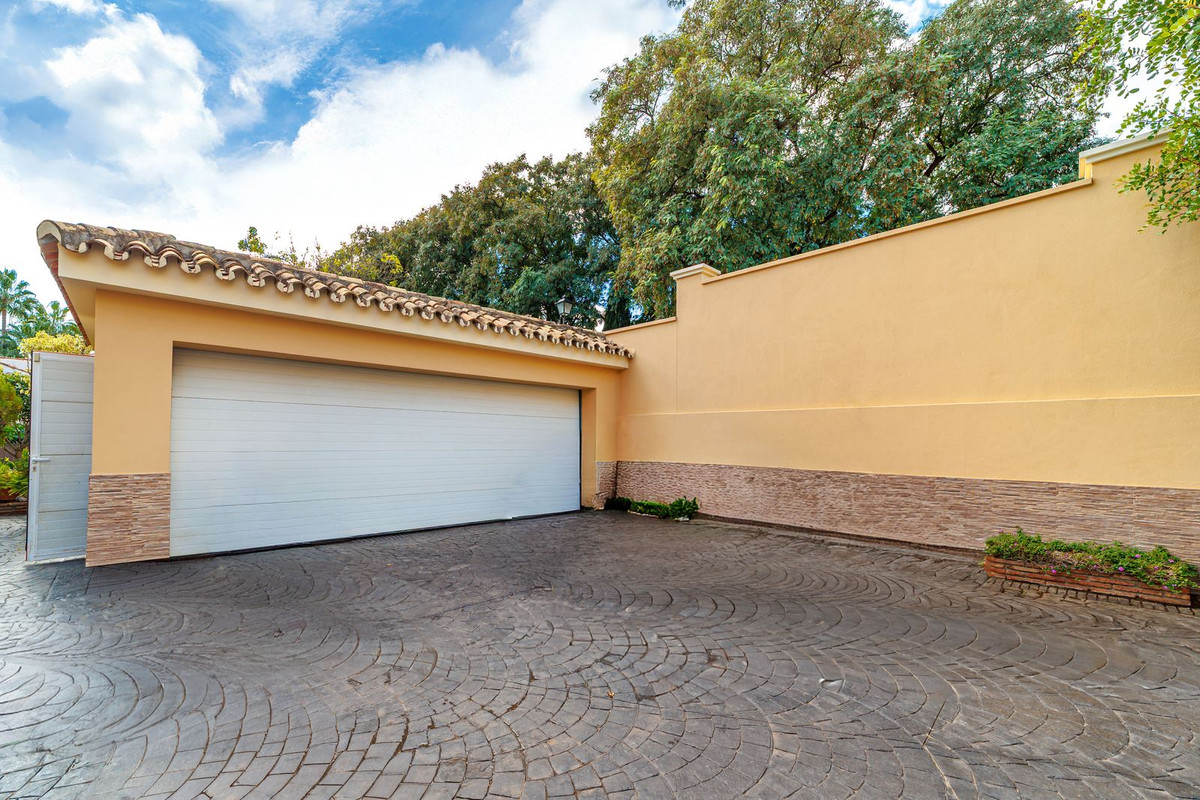 Huis te koop in Marbella | 8 slaapkamers H5350144