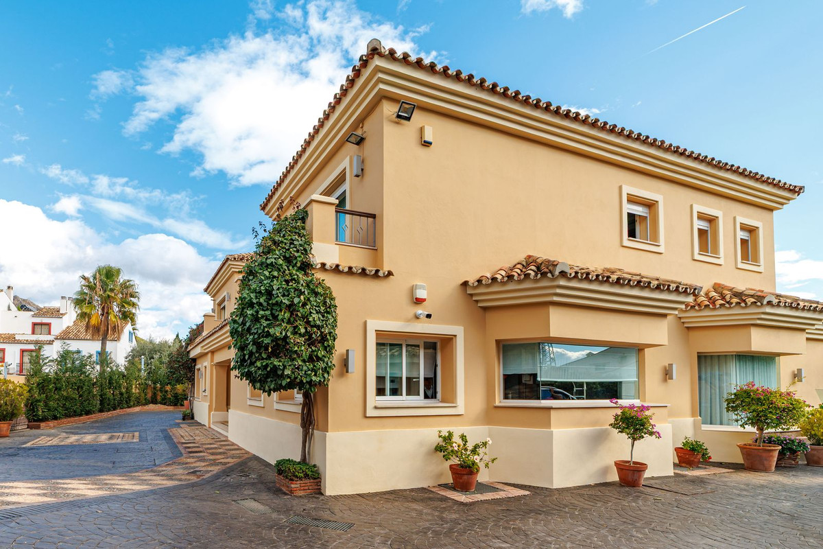 Huis te koop in Marbella | 8 slaapkamers H5350144