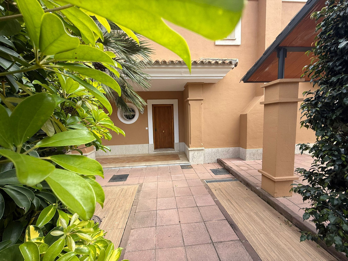 Huis te koop in Marbella | 3 slaapkamers H5359879